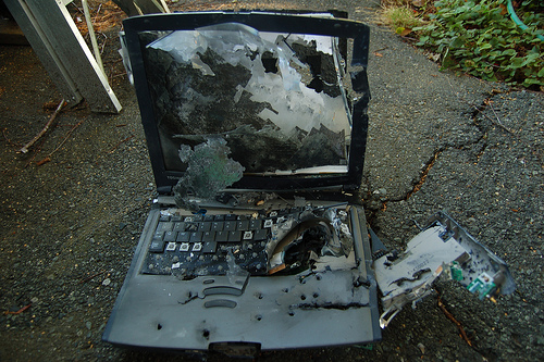 laptop-destroy